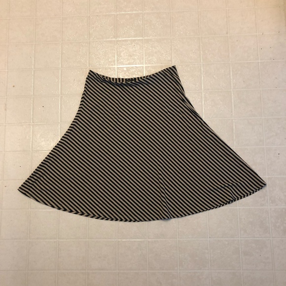 Dresses & Skirts - Ann Taylor Skirt, size S